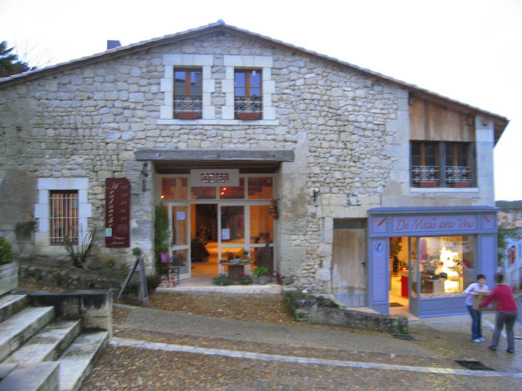 Faubourg St Jean Aubeterre-sur-Dronne Exterior foto